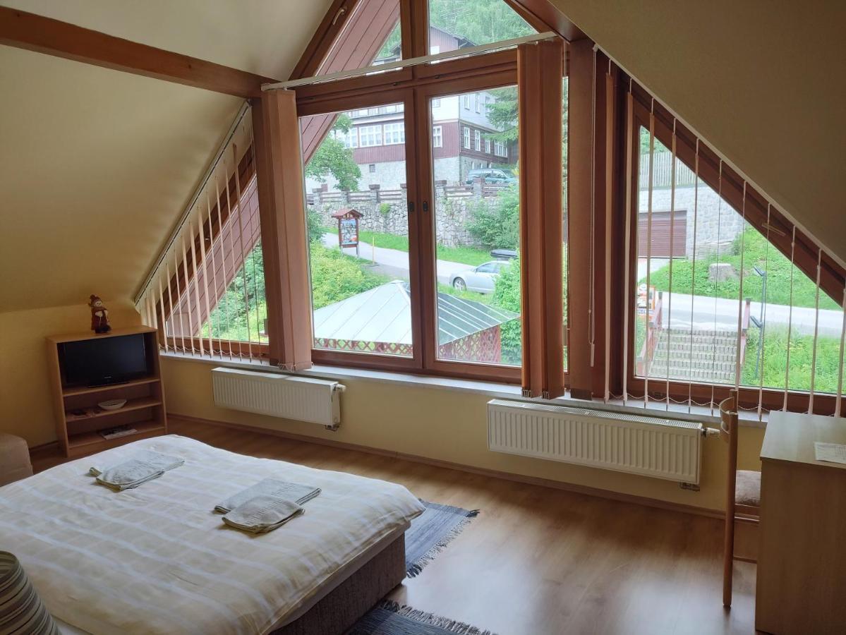 Třílůžkový pokoj Pension Kubů Špindlerŭv Mlýn Exteriér fotografie